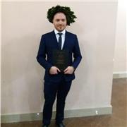 Laureato in Management Aziendale con massimo dei voti impartisce lezioni di economia aziendale e matematica